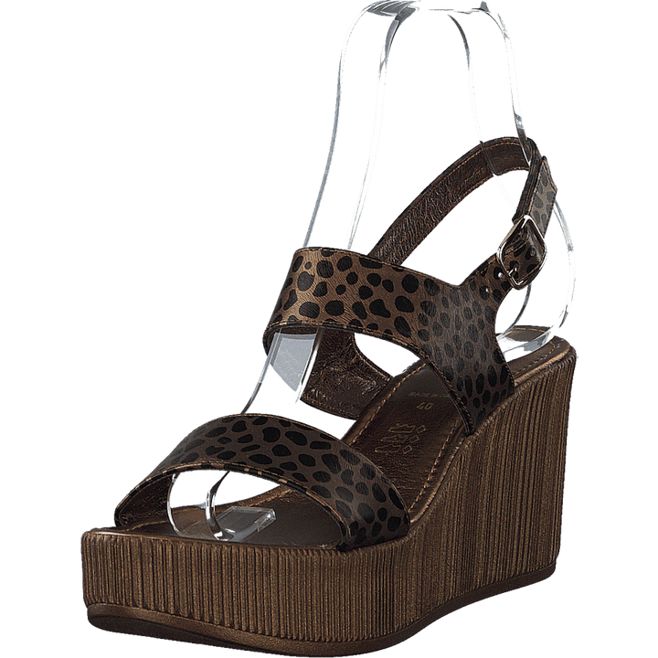 Leoonora5060 Light Chestnut