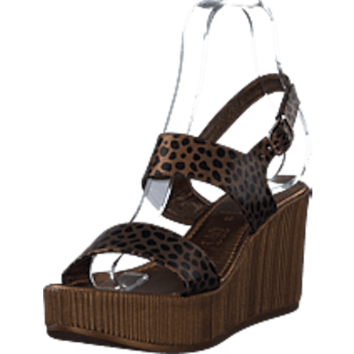 Leoonora5060 Light Chestnut