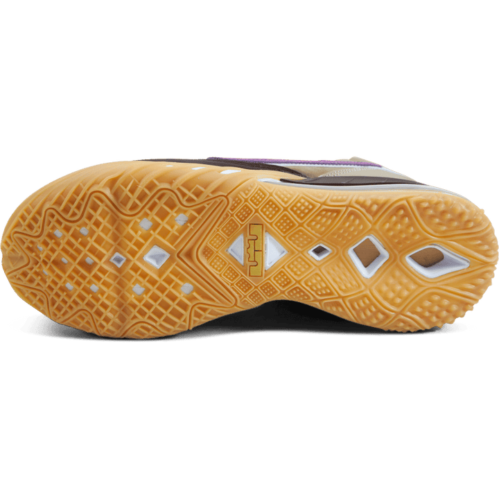LeBron XVIII Low