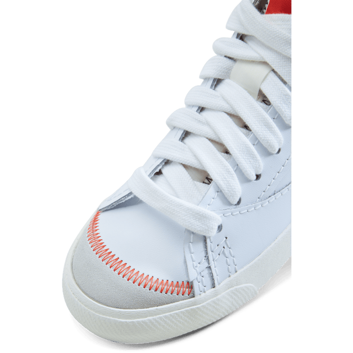 Nike Blazer Mid &