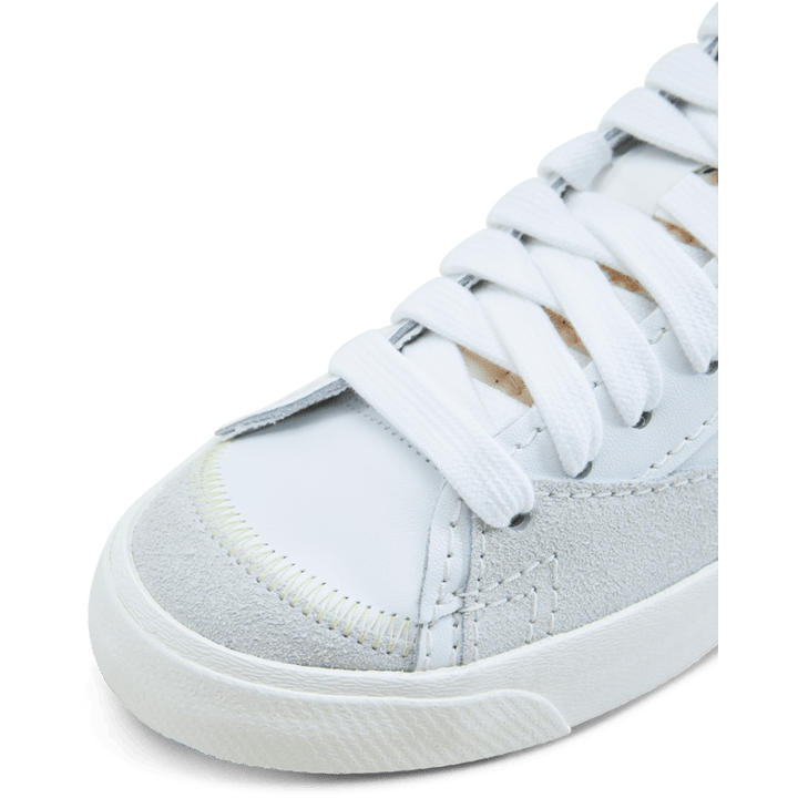 Nike Blazer Mid &