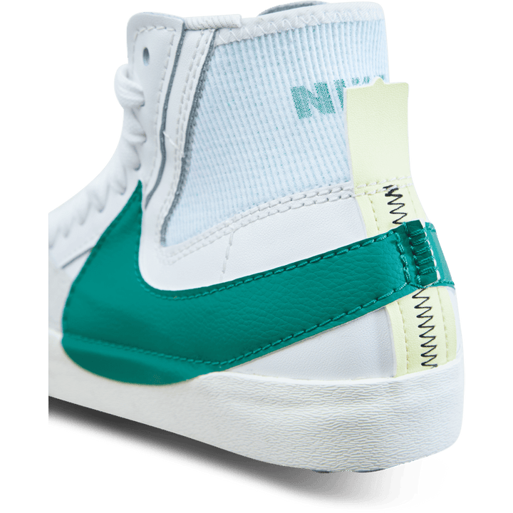 Nike Blazer Mid &