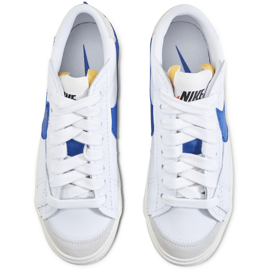 Nike Blazer Low &