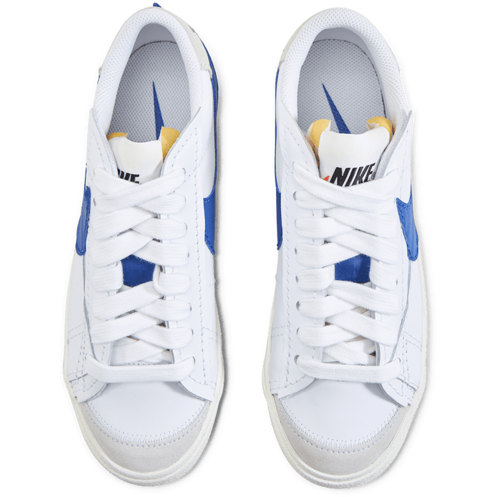 Nike Blazer Low &