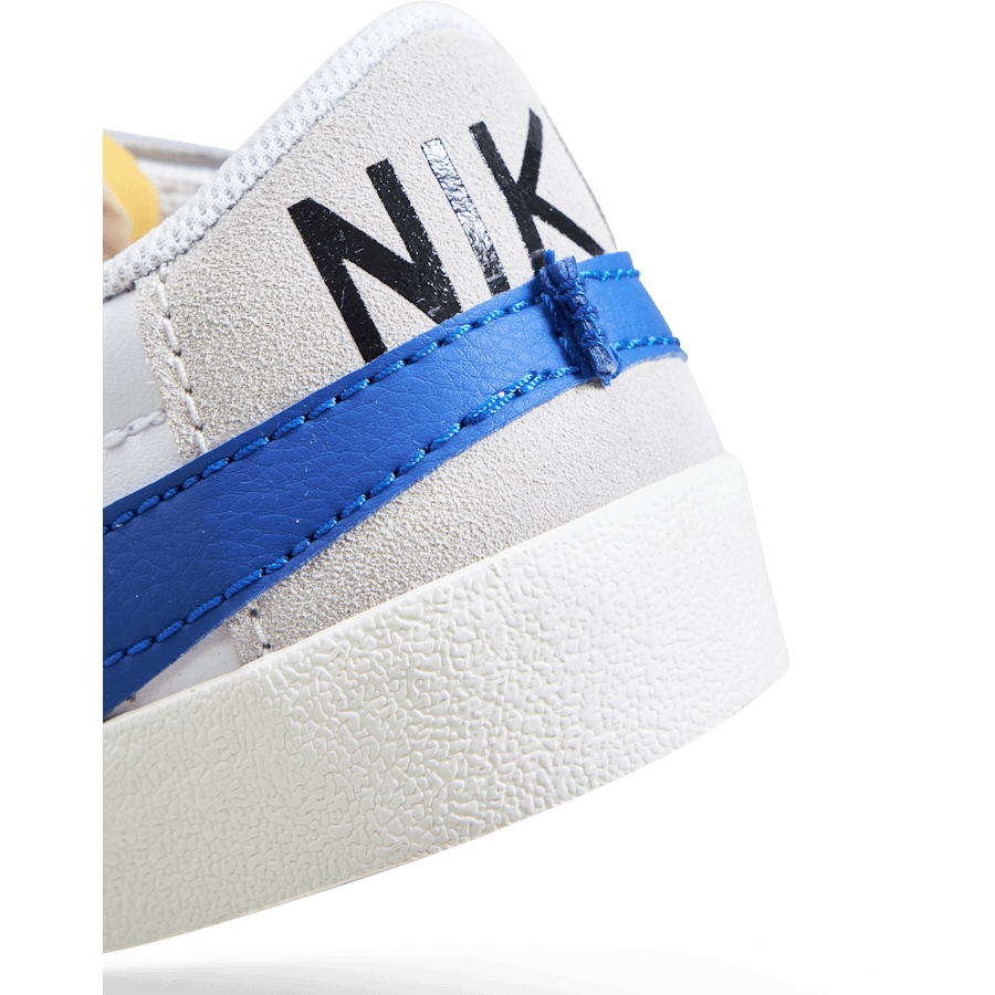 Nike Blazer Low &