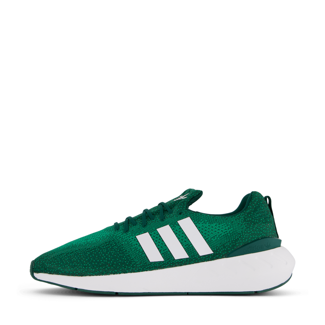 Swift run sales adidas green