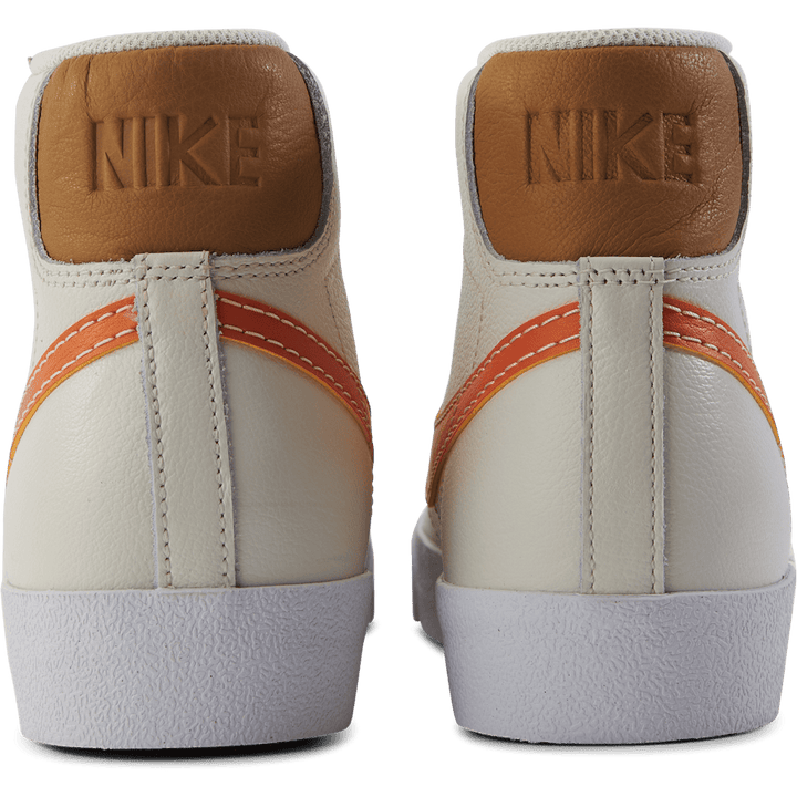 Blazer Mid &