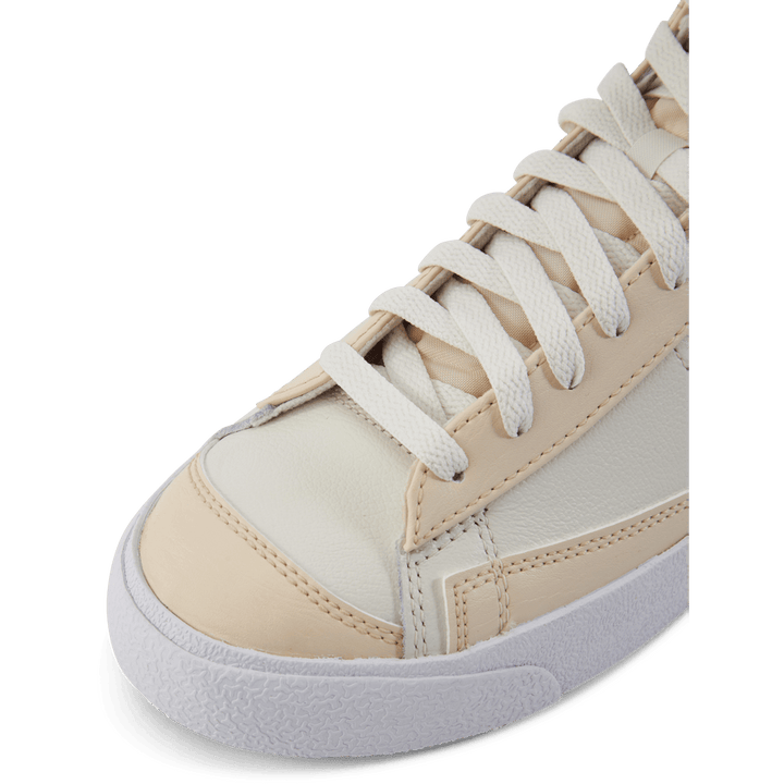 Blazer Mid &