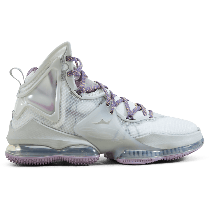 Nike LeBron XIX