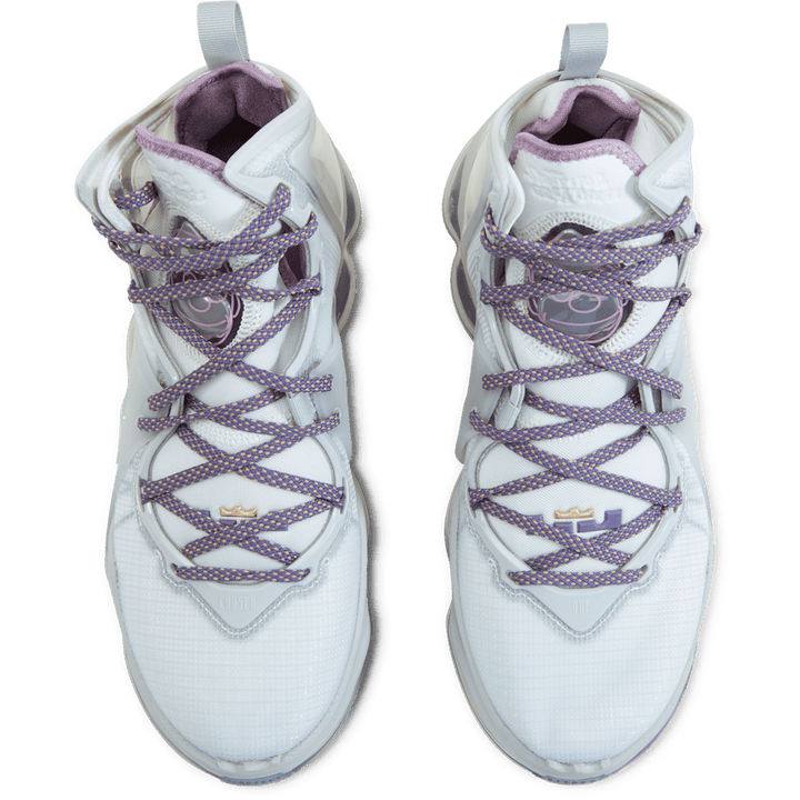 Nike LeBron XIX