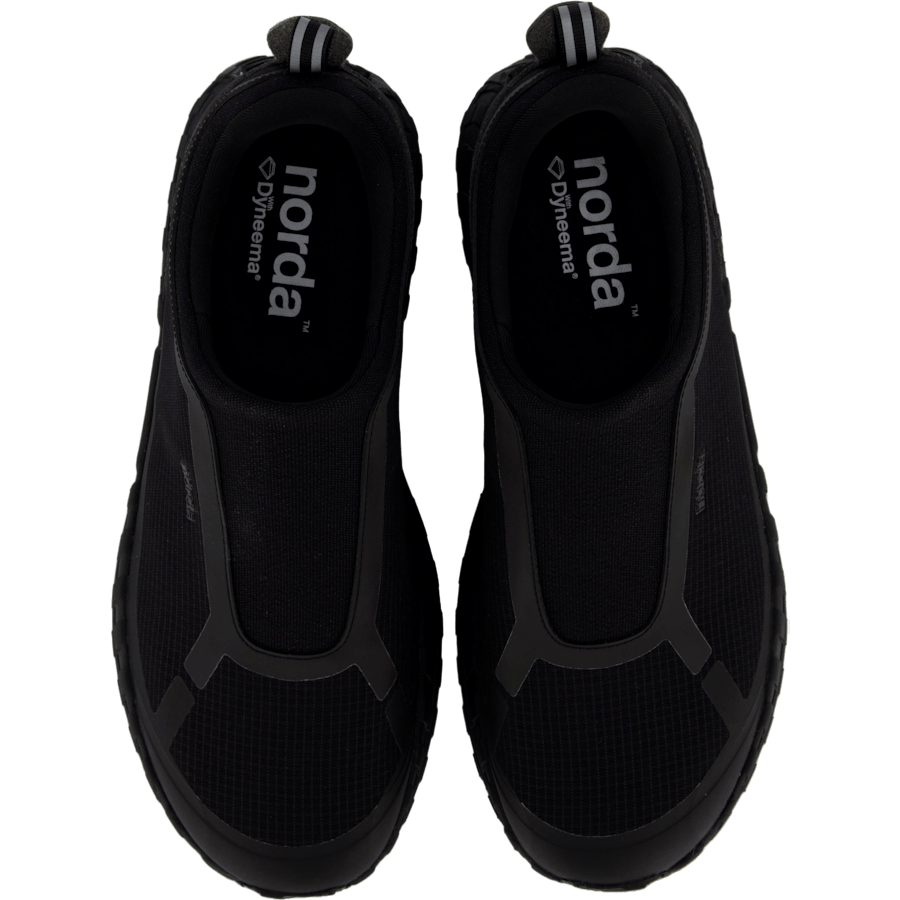 Norda 003 Pitch Black