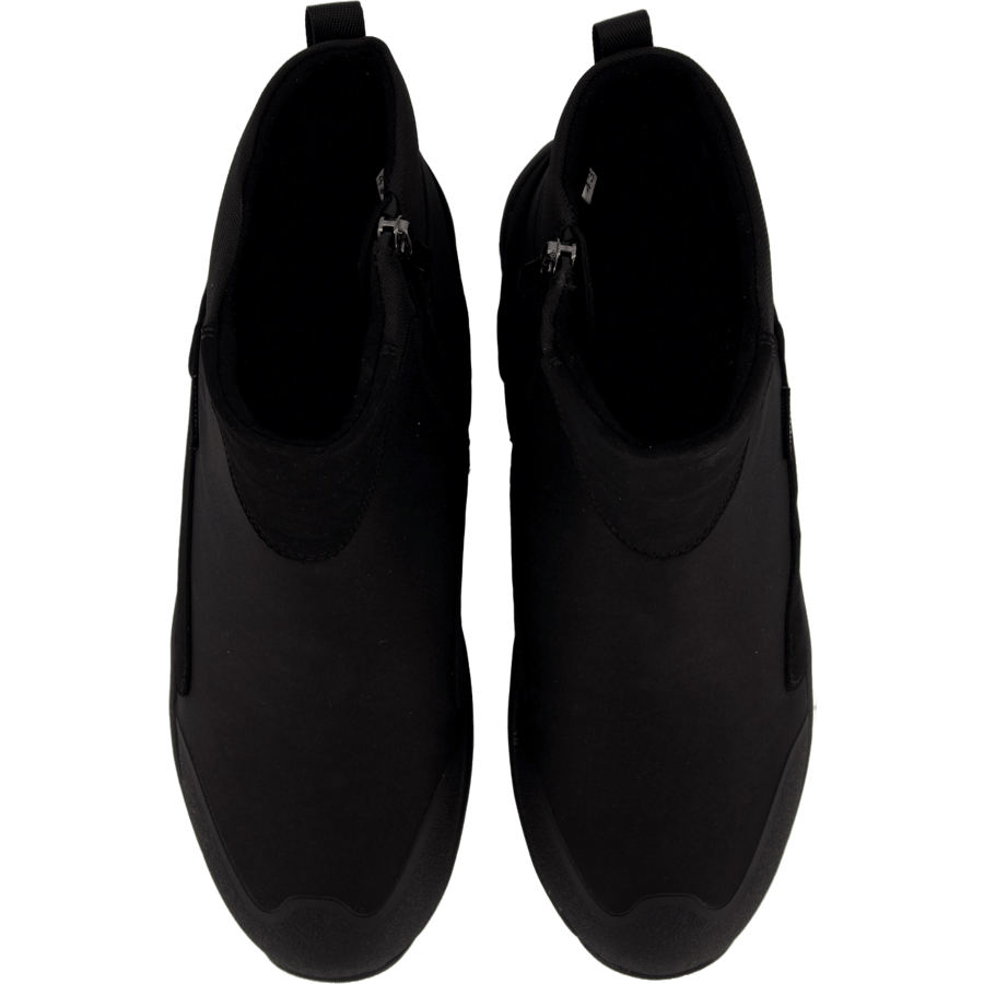 Pinner M Studs Black