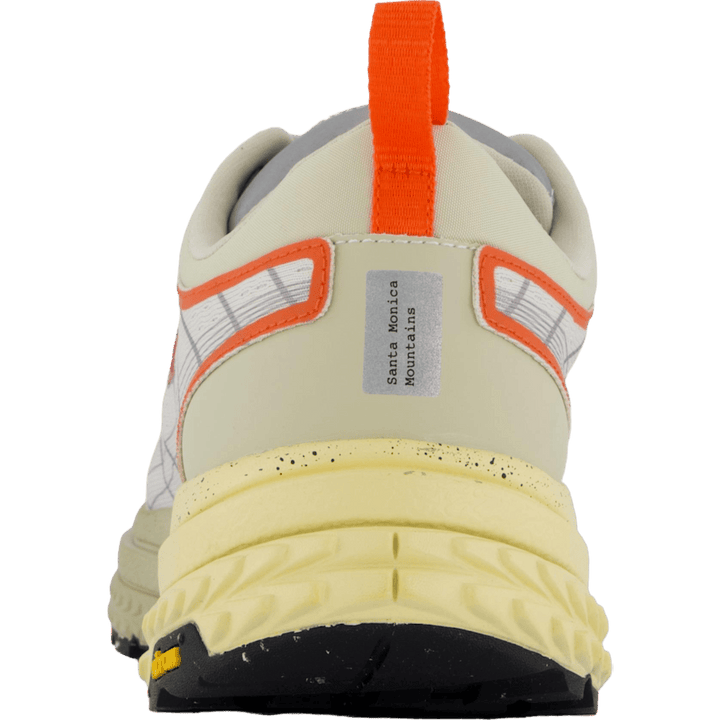 P22 Off White